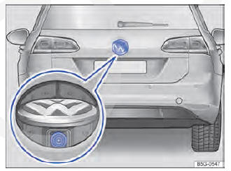 Fig. 152 Na traseira do veículo: local de instalação da câmera de marcha a ré (Golf Variant).